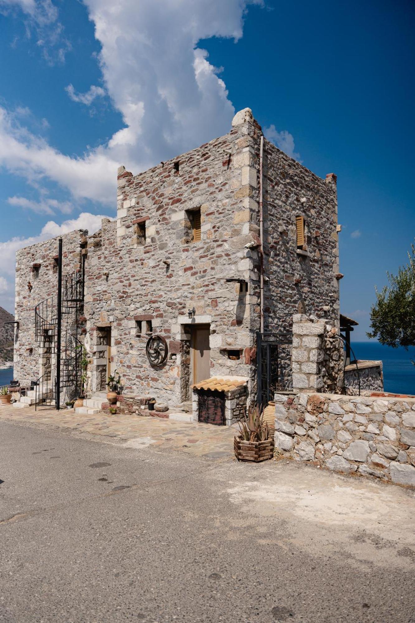 Hotel Castle Rizaraki Kokkala Exterior foto